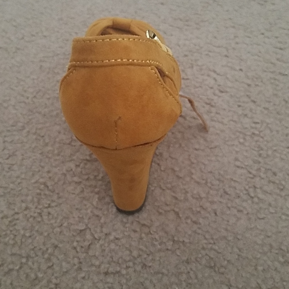Wedges - Picture 4 of 4